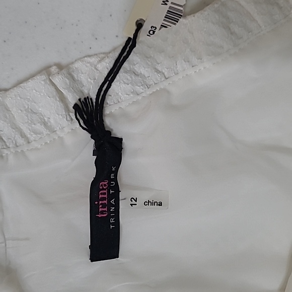NWOT Trina Turk White textured spaghetti strap dress with ruffle top hem size 12 - Picture 5 of 9